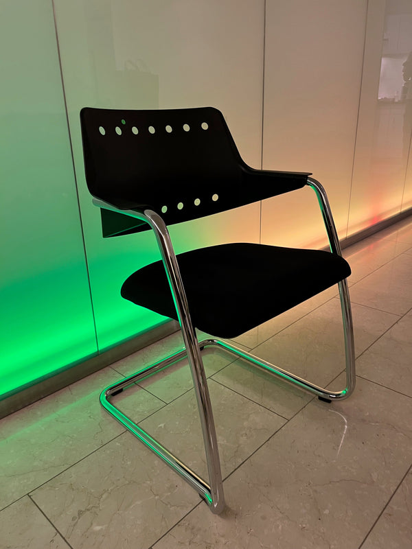 Girsberger 3300 Freischwinger mit Armlehnen Stuhl
