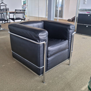 Fauteuil Cassina Le Corbusier LC2 1 place cuir