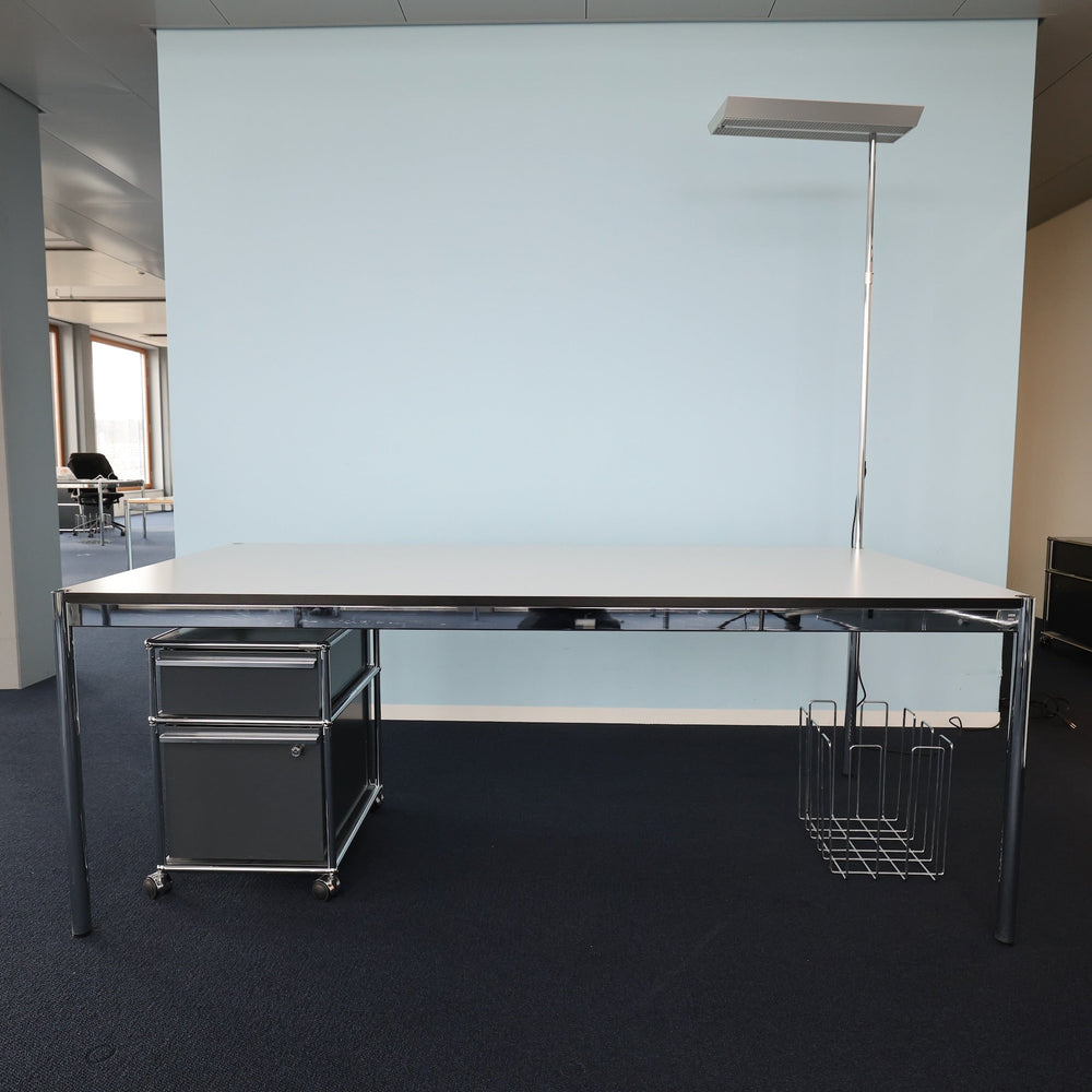 Baltensweiler Lampe für USM Haller Tisch