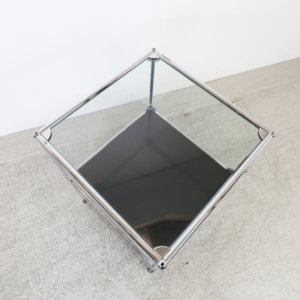 USM Haller Regal Graphitschwarz mit Glasvitrine 1x2