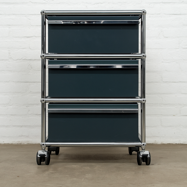 USM Haller Korpus A6/A6/A6 in Anthrazitgrau