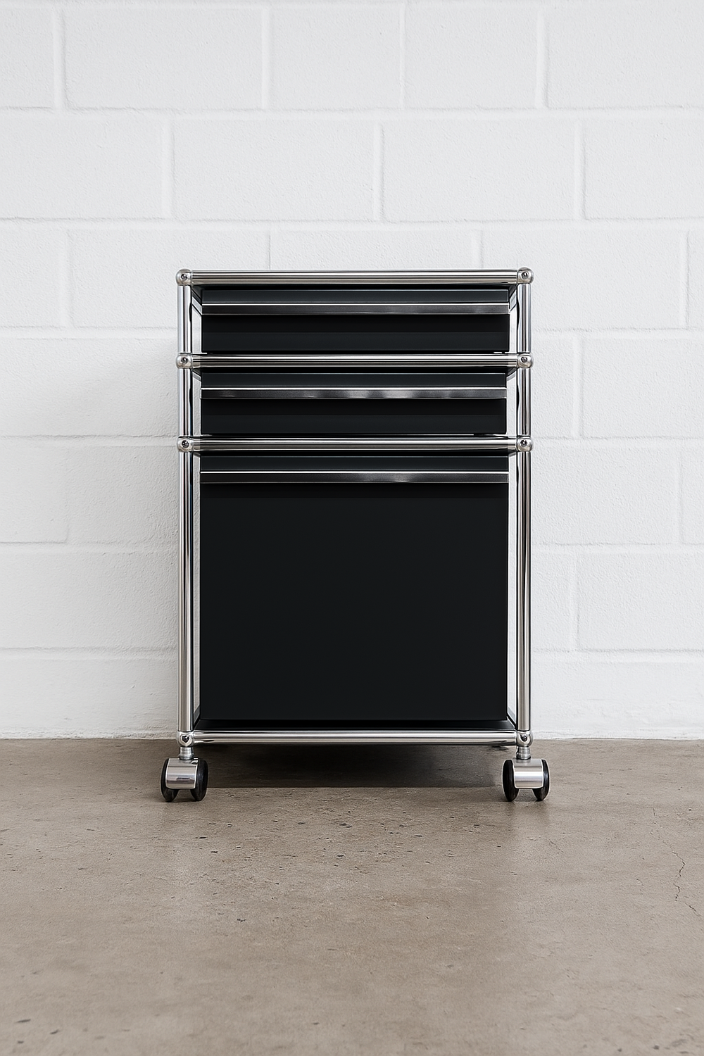 USM Haller Korpus A7/A7/A4 in Graphitschwarz