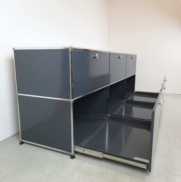 USM Sideboard mit 2 Ausziehtablaren