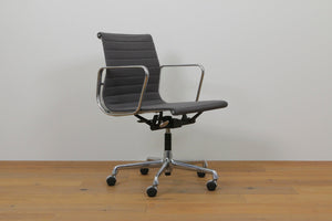 Aluminium Chair EA117