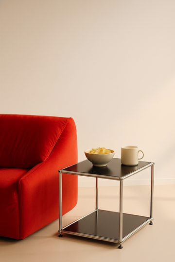 USM Haller Beistelltisch in Rot