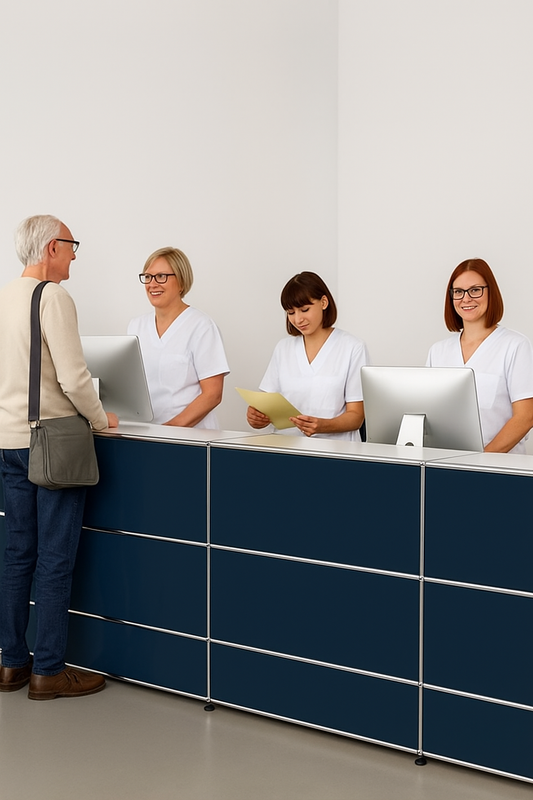 USM Haller Empfangstheke Gruppenpraxis