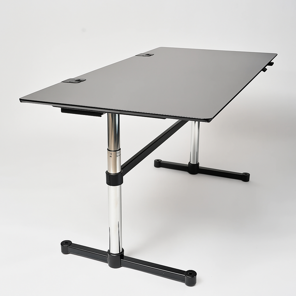 Höhenverstellbarer USM Kitos M Plus Tisch