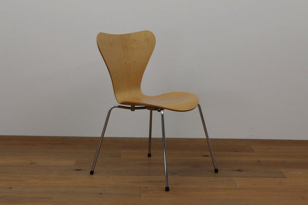Stapelstuhl Serie 7 von Arne Jacobsen