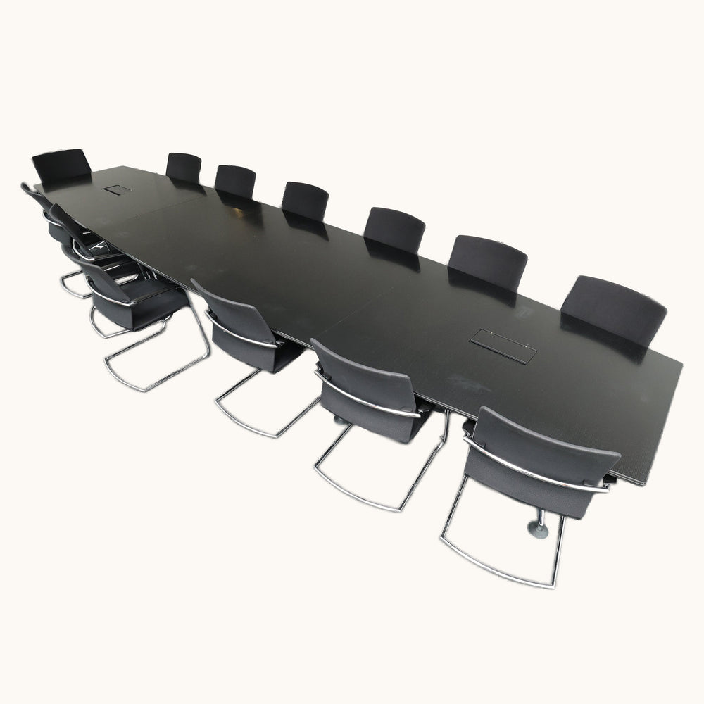 Sitzungszimmertisch Wilkhahn (520cm) inkl. 14 Vitra Stühle