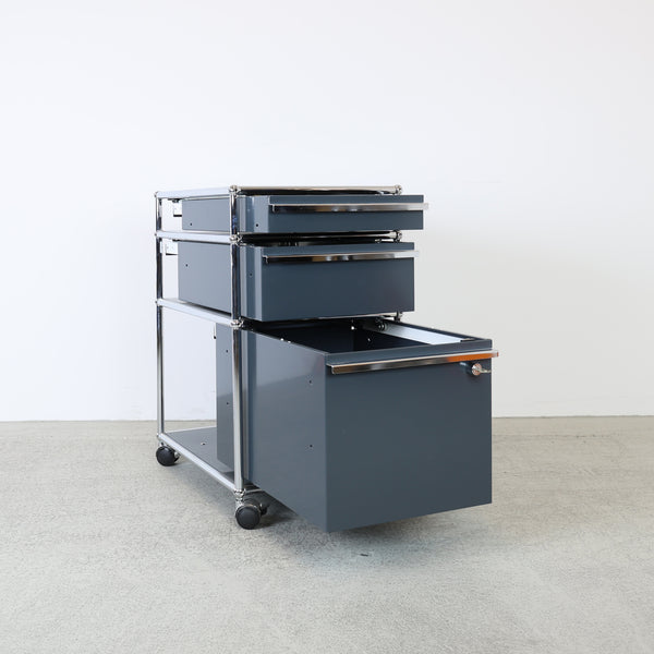 USM Haller Korpus Anthrazitgrau A7/A6/A4