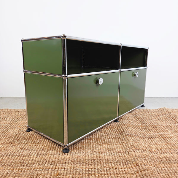 USM Sideboard 2x2 mit Auszieh- und Zwischentablar