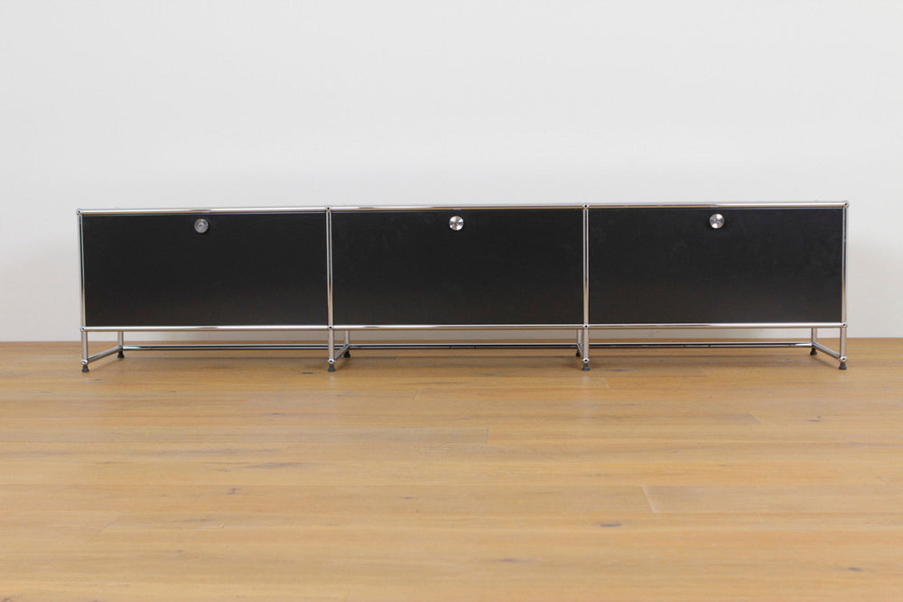 USM Haller Lowboard #1169 auf Füsschen