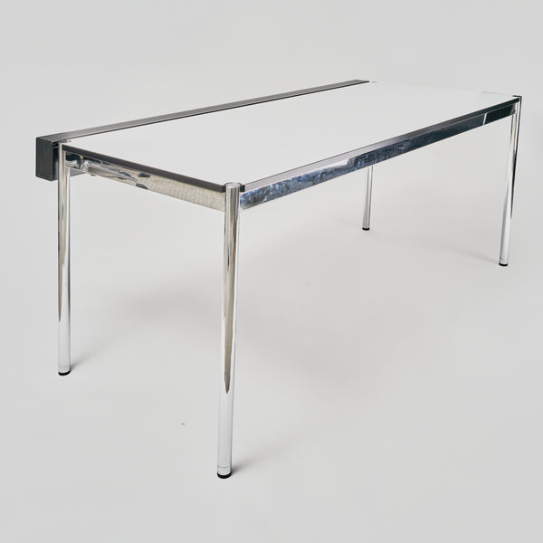 Kabelkanal zu USM Haller Tisch