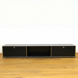 USM Haller Lowboard n°1088 avec 2 portes abattantes