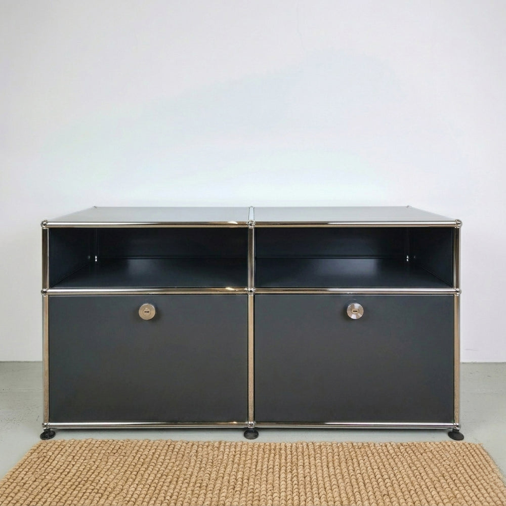 USM Sideboard 2x2 mit Auszieh- und Zwischentablar