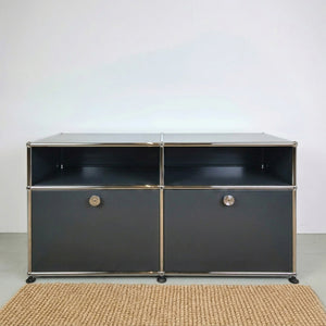 USM Sideboard 2x2 mit Auszieh- und Zwischentablar