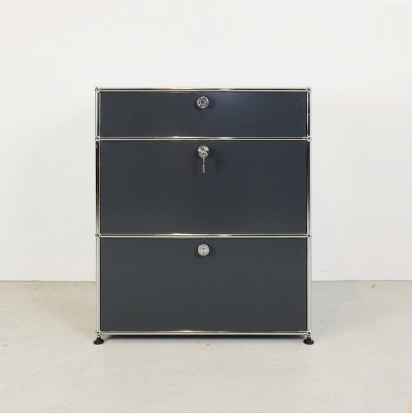 USM Regal 1x3 mit Klapp- und Ausziehtüren
