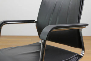 Chaise cantilever en cuir Wilkhahn Sito