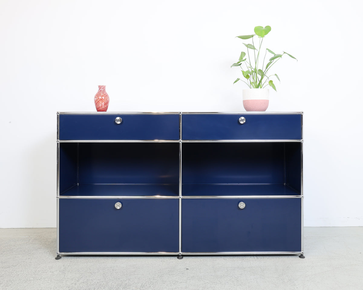 Stahlblau